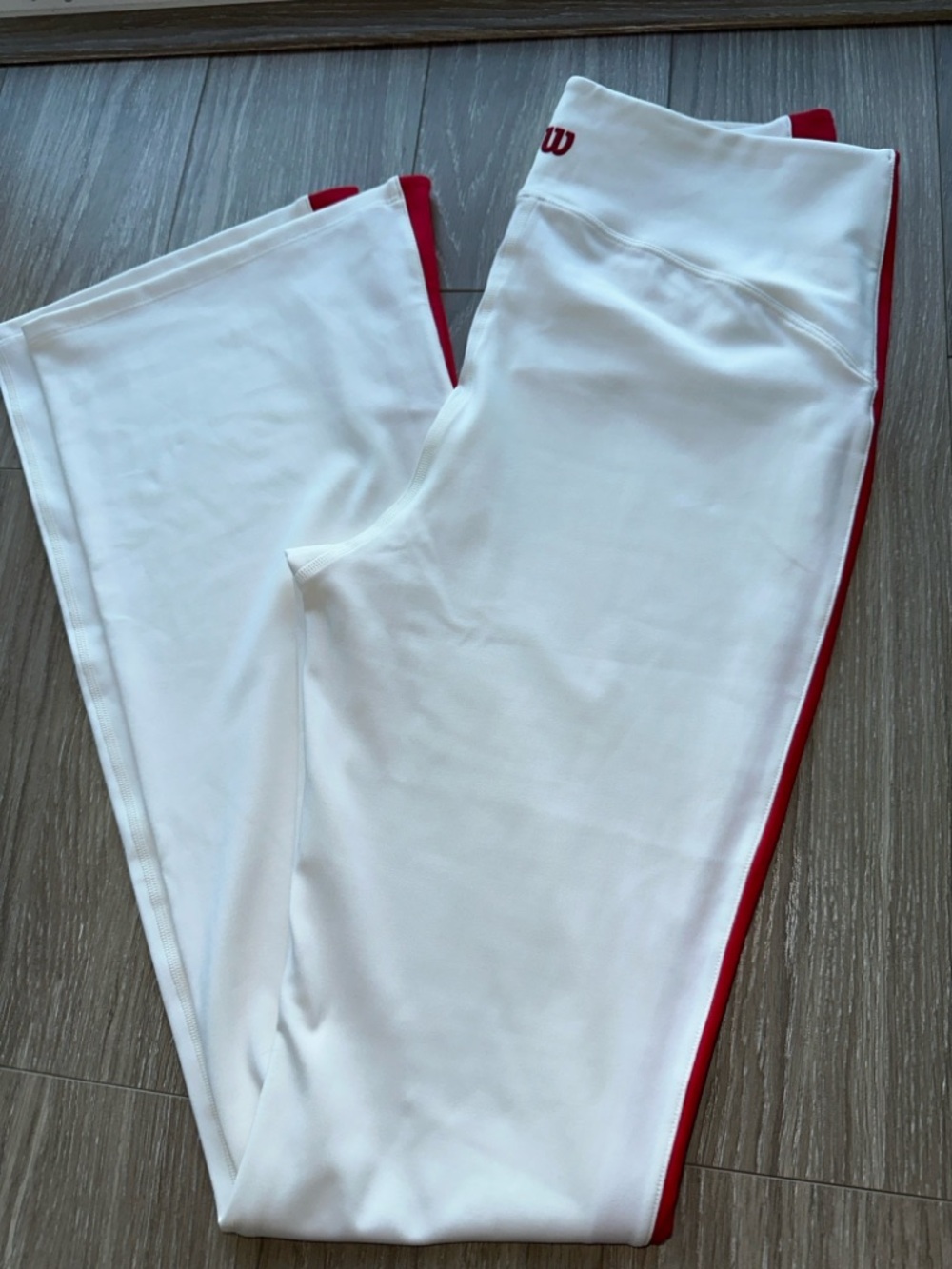 Wilson White and Red Athletic Top - Picture 4 of 16